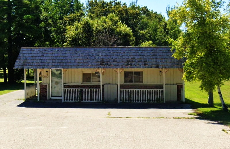Barkleys Motel - 2022 Street View (newer photo)